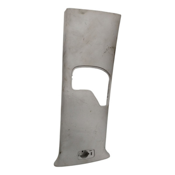 Acabamento Coluna Direita Tracker 2020 2021 2022 2023 2024